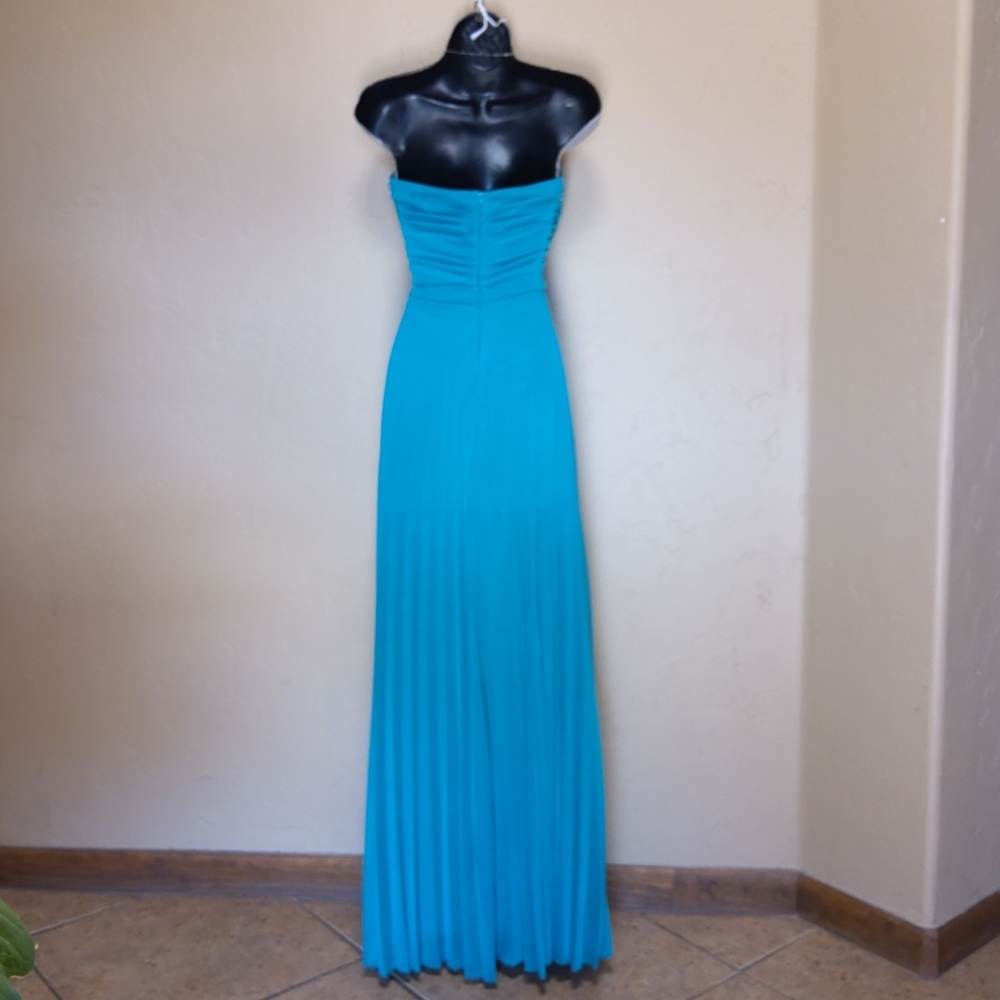 B. DARLIN Dress - Picture 4 of 7